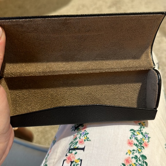 Burberry case - Picture 5 of 5